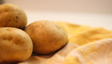 6 công dụng tuyệt vời của khoai tây baby - Santorino Coffee & Veggies 
