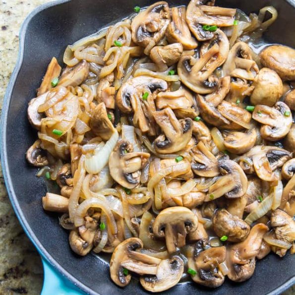 Nam moi trang – Mushrooms-and-Onions-button-mushroom