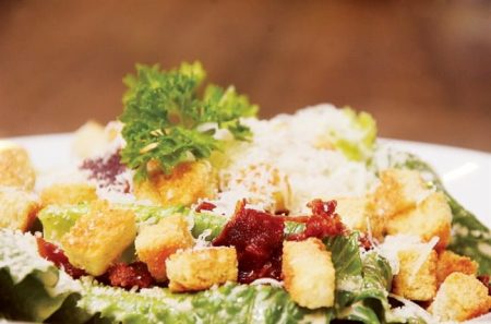 Xà lách Romaine đà lạt Caesar salad Santorino Coffee & Veggies