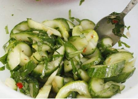 Dưa leo bóp xổi - Santorino Coffee & Veggies 