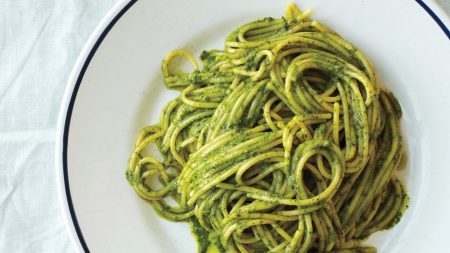 pesto with spaghetti - Santorino Coffee & Veggies 
