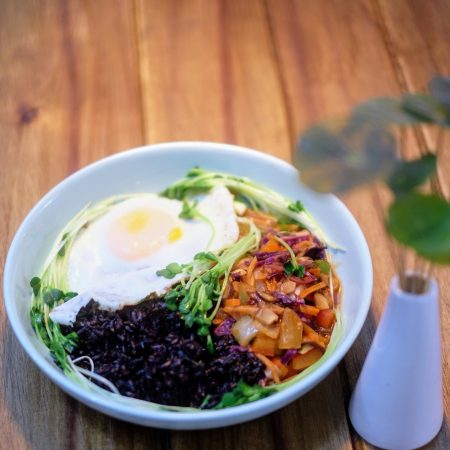 Món chay với gạo nếp than - Món mới hòn đảo bí ẩn