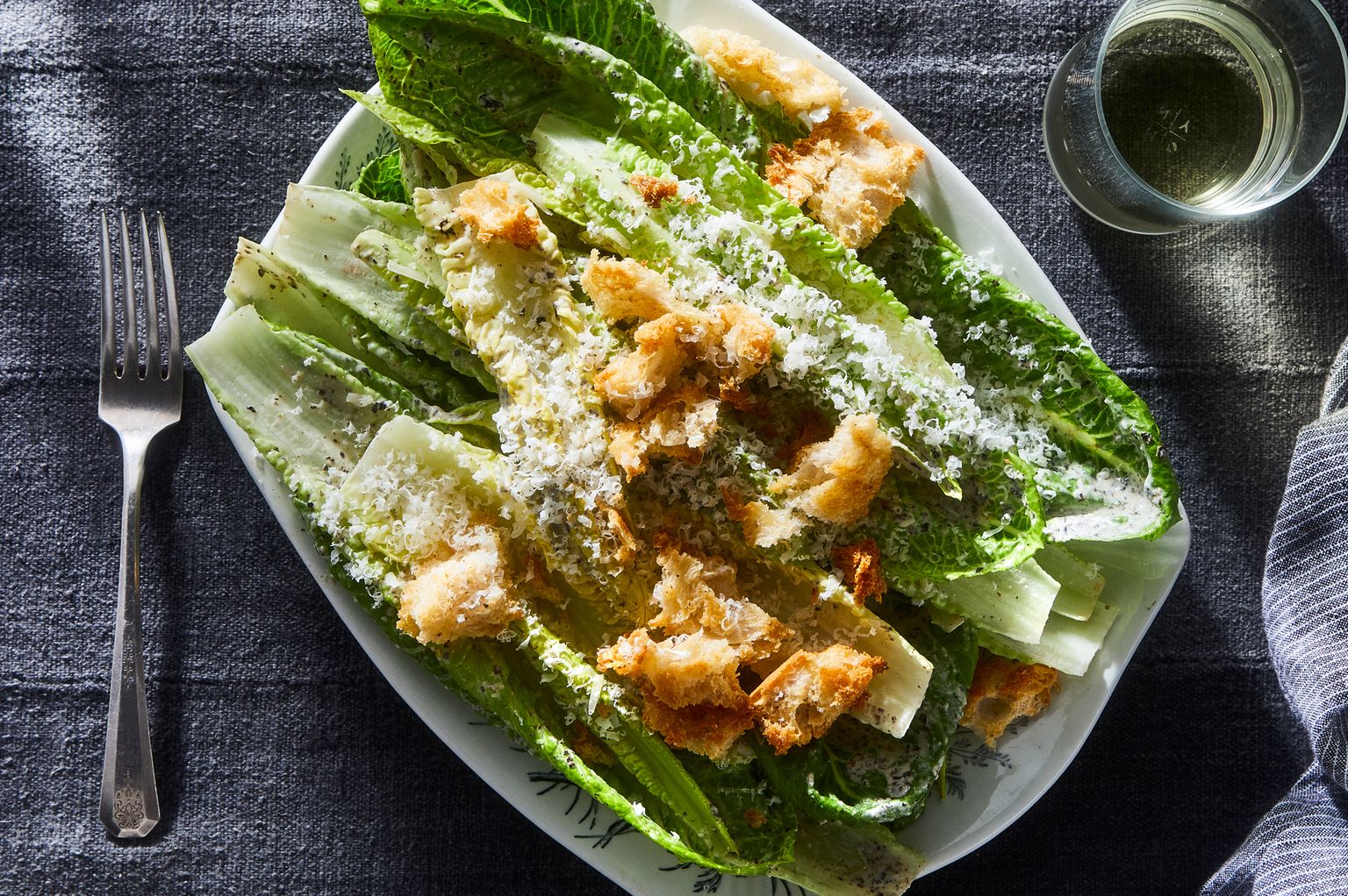 Caesar salad là gì? Cách làm Caesar salad đơn giản nhanh chóng Santorino