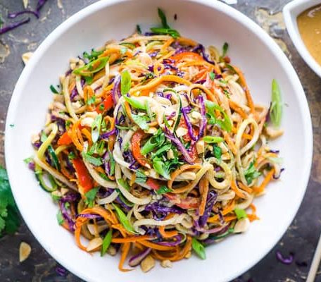 Zucchini raw noodle salad bowl - raw vegan meal-plan ho chi minh city Zucchini raw noodle salad bowl