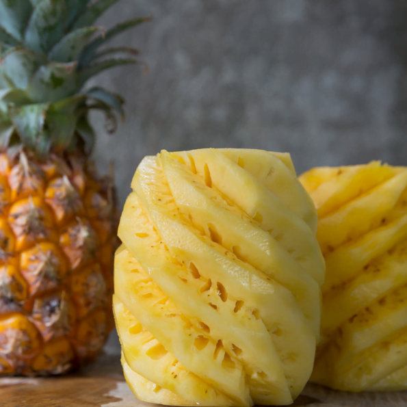 Thơm gọt sẵn - peeled pineapple
