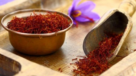 Saffron Santorino