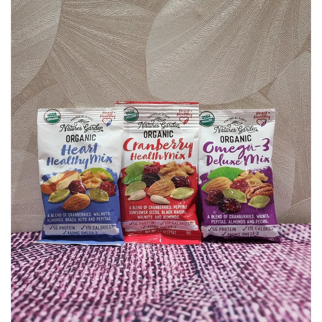 Hạt tổng hợp hữu cơ Nature's Garden Organic Trail Mix Snack Packs