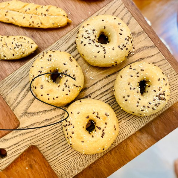 Whole-grain-bagels banh mi nguyen cam bagels Santorino